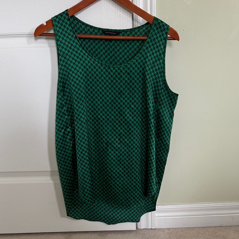 Banana Republic Green Houndstooth Sleeveless Top